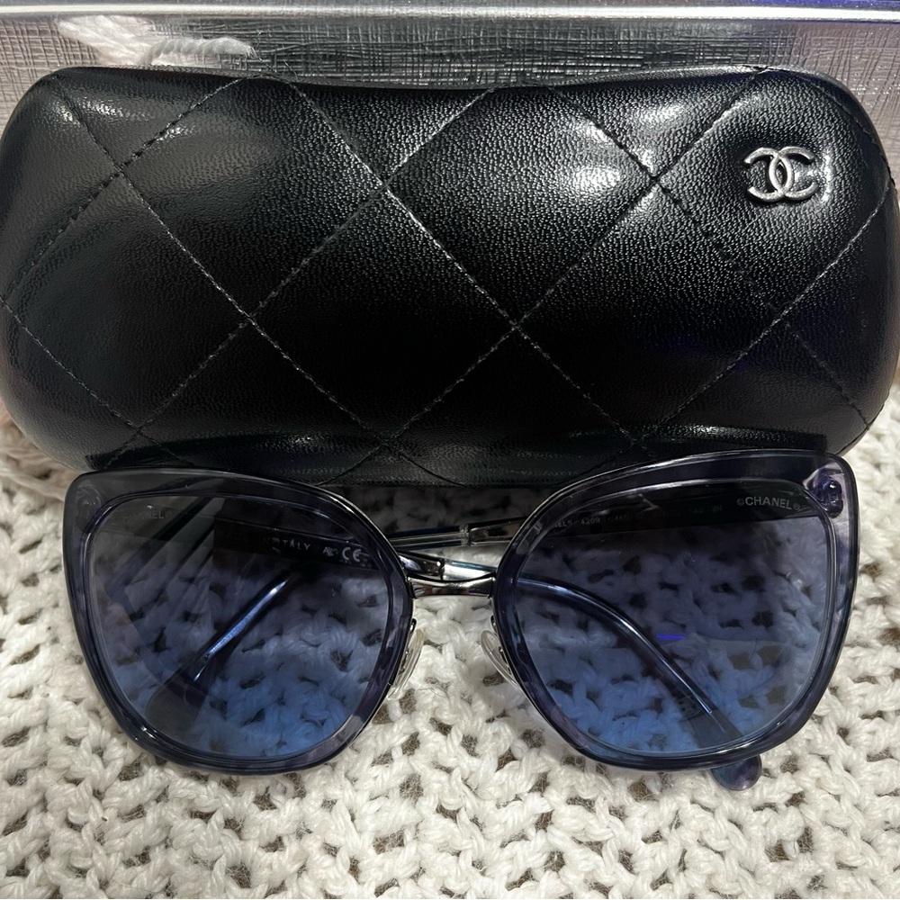 CHANEL Tortoiseshell Sunglasses